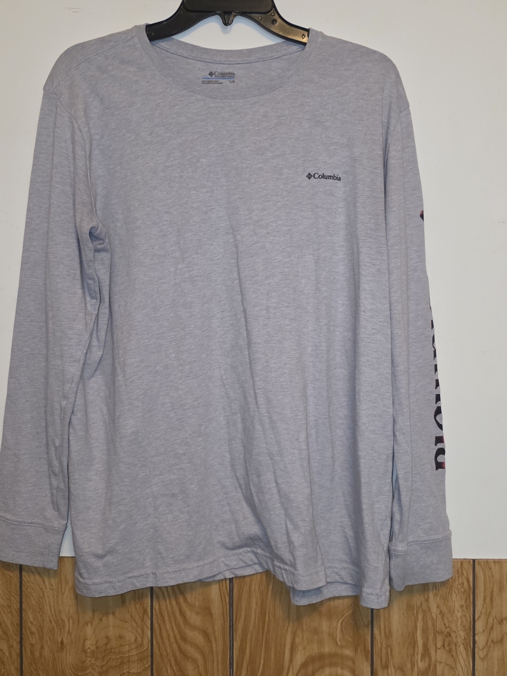Columbia Light Gray Long-Sleeve Tee - Women's